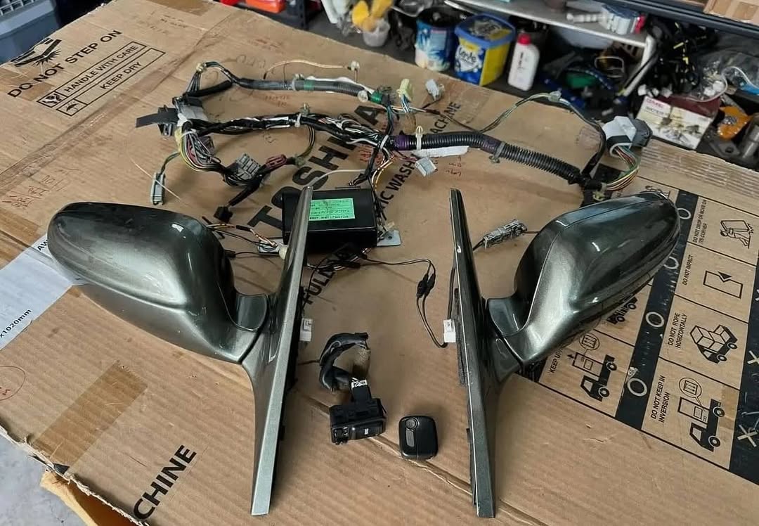 3095aac7-87c8-433e-bfa8-066c9d1bf527.jpeg HONDA ACCESS JDM Power Side Mirrors - Image 1