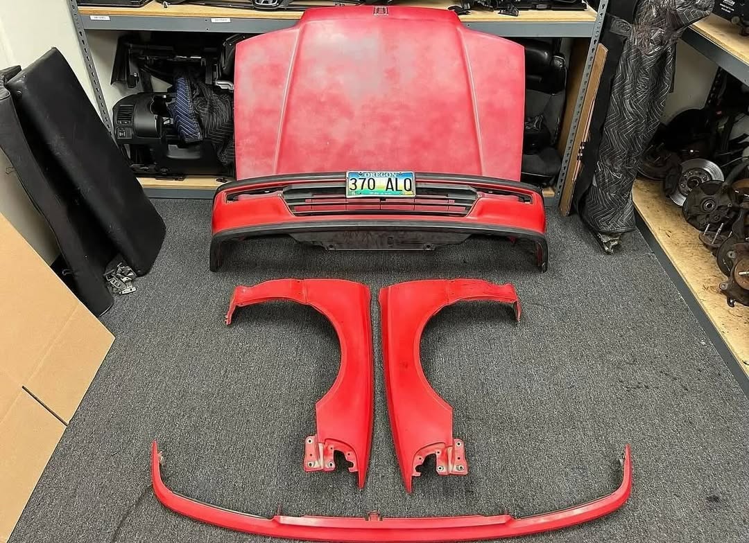 45a22217-72ac-46f5-80b9-2f8cdef8986b.jpeg Civic Si hatch front end. - Image 1