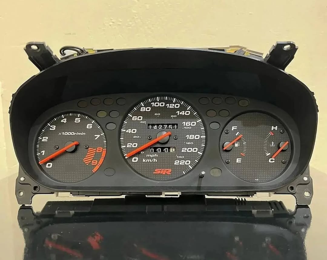 4d703d64-1d69-4d76-80bb-92a69b2ea3c9.jpeg Honda Civic Sir Gauge cluster. - Image 1