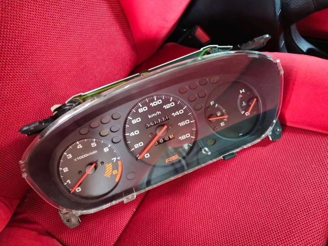 5212943949554119034.jpg Rare JDM VI-RS cluster, mint condition, added oem EK9 carbon bezel - Image 1