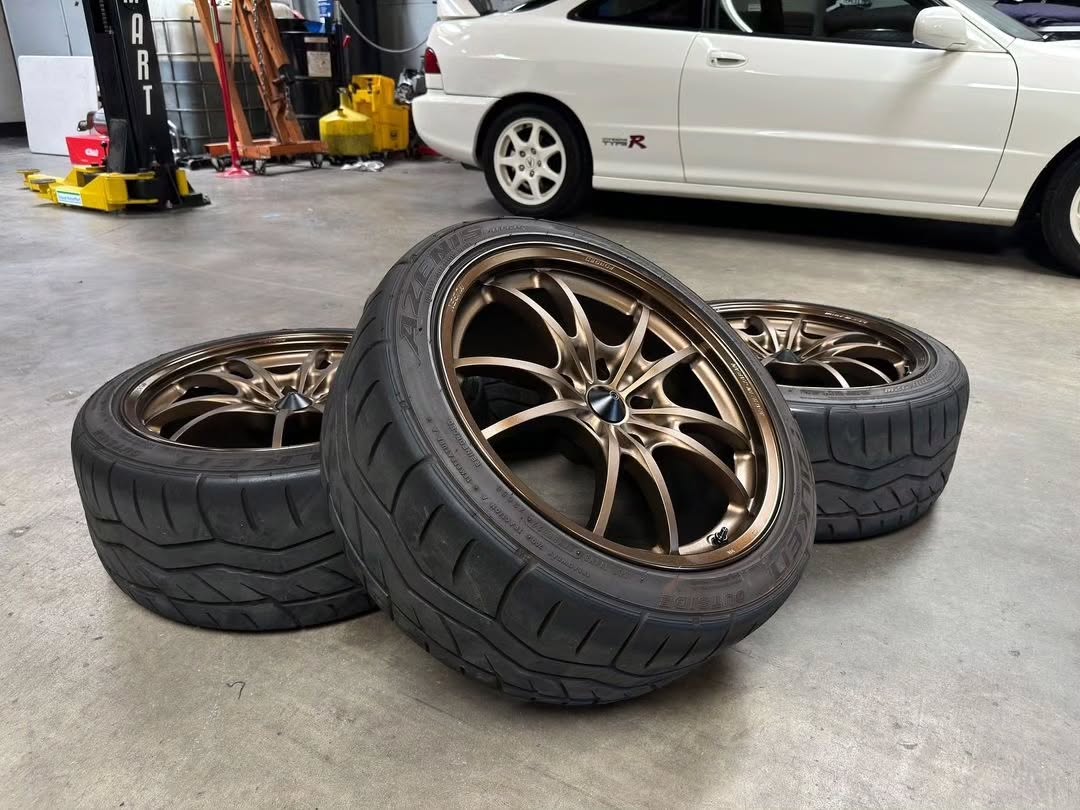 5212943949554119089.jpg Forsale! Mugen MF10 - Image 1