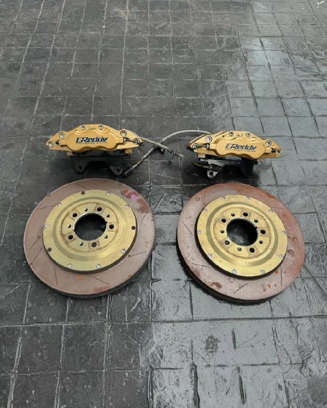 5215195749367803148.jpg Original Greddy brake 6 Pot with 355 Rotor. - Image 1