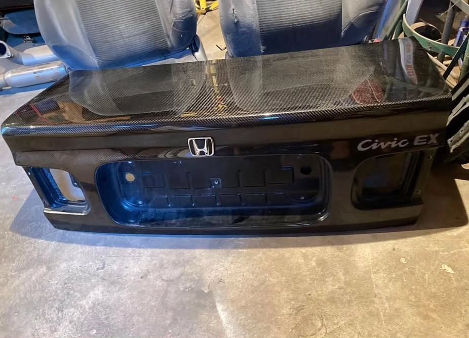 5215195749367803203.jpg Siebon eg coupe trunk lid almost brand new - Image 1