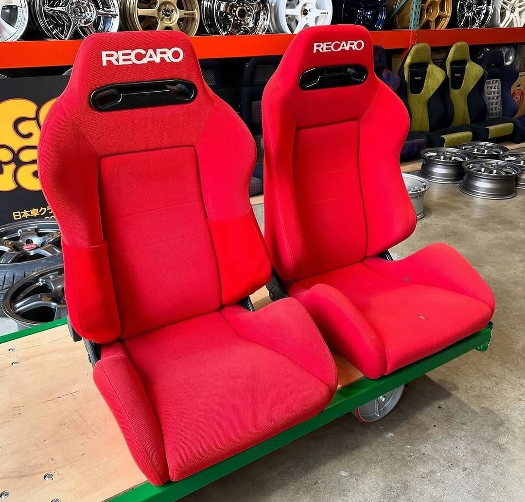 55eb6423-b455-4776-8e94-1cad3763b012.jpeg SR3 Recaro seats for EK9/DC2 Type r Almost like new. - Image 1