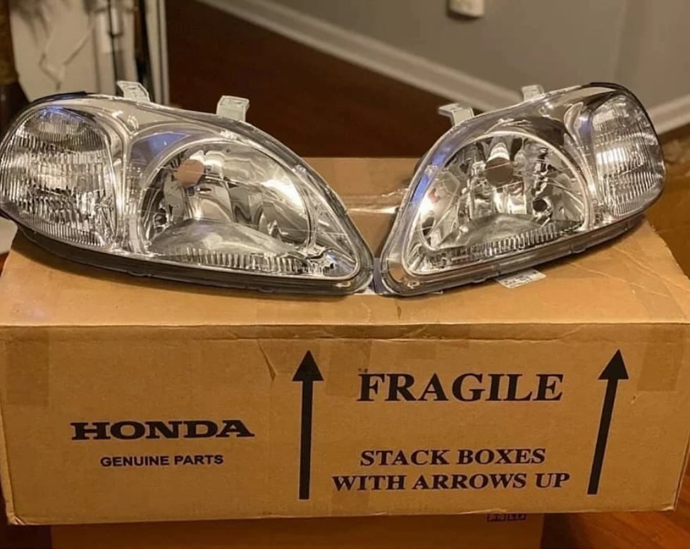 5b5e0025-de11-42c6-910f-5e988ca19bbe.jpeg Brand new OEM JDM Stanley 96-98 EK headlights - Image 1