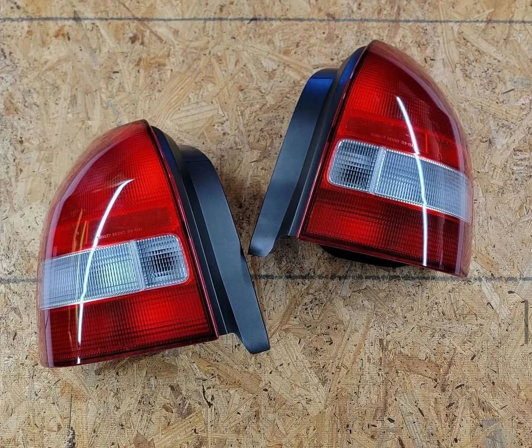cfa95e63-7db9-4676-9aff-6d0fa0f82bc4-1.jpeg JDM spec taillights for 1998-2000 Honda Civic type R EK9 - Image 1