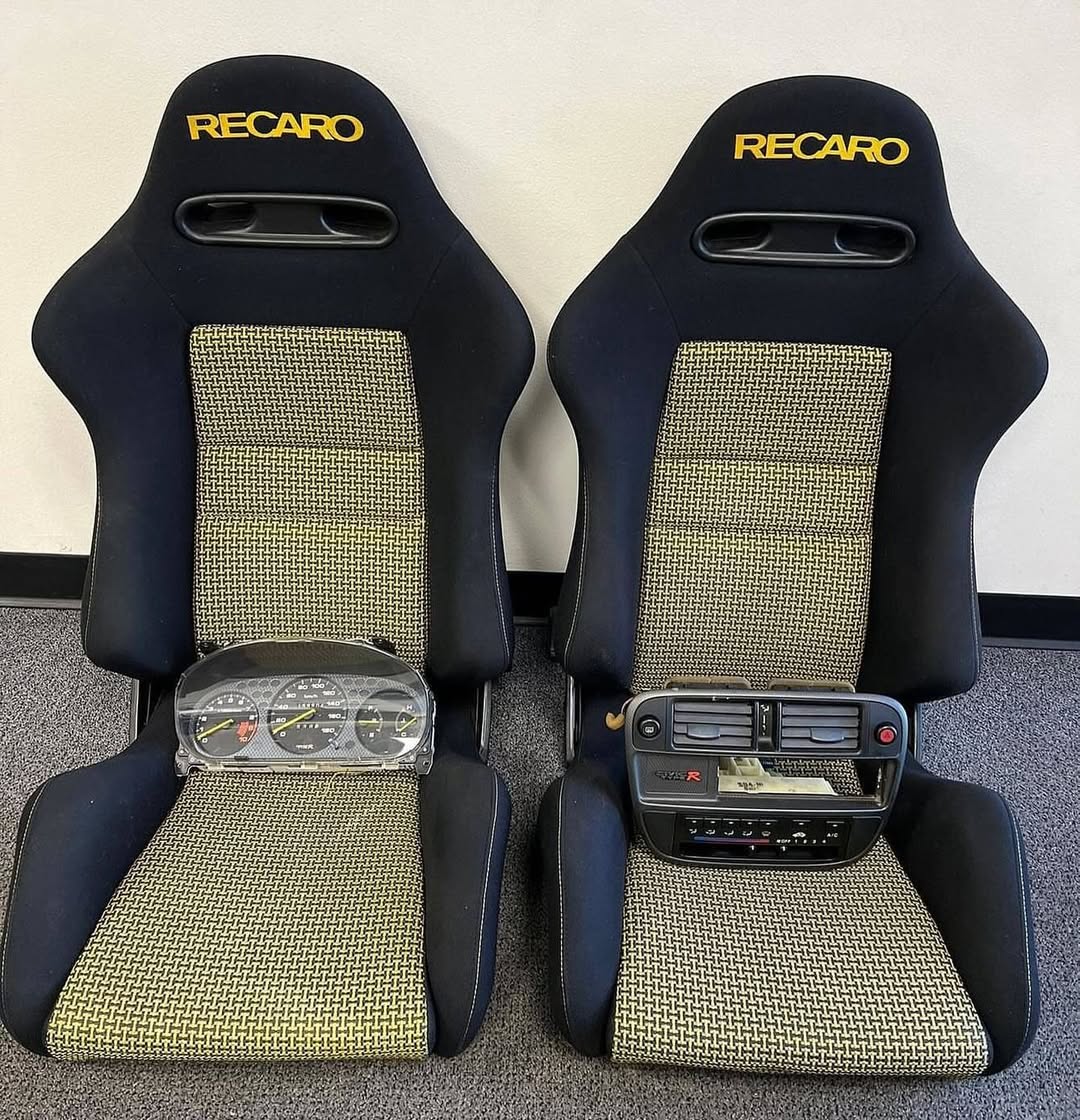 e2f38400-3799-4572-ba7c-6870c3bfa446.jpeg SR4 Tomcat seats available in stock. • Authentic Recaro - Image 1