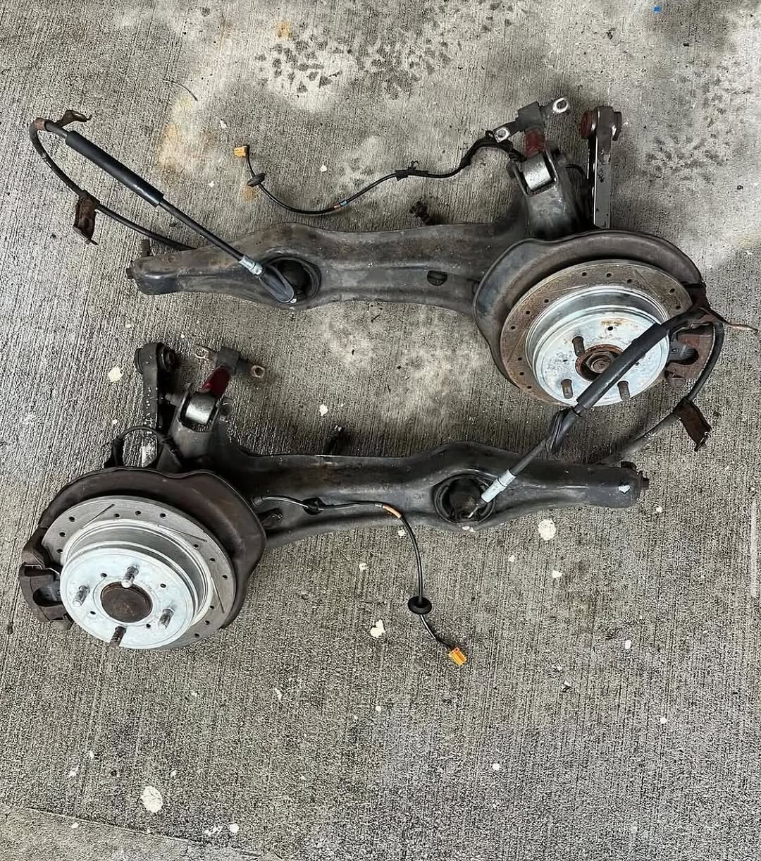 11ae864c-be12-4b3a-bf7b-ed93bbf4cc6f.jpeg Gs rear disc conversion brand new rotors n pads. - Image 1