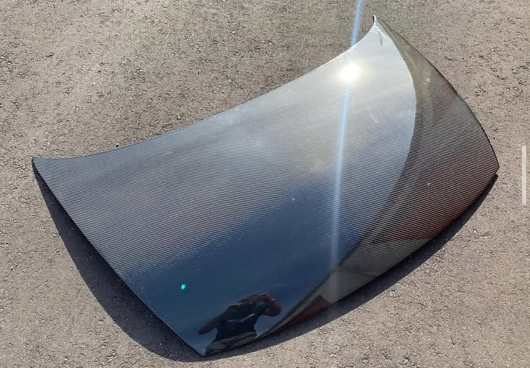 18c2deae-b0a4-44b4-b7eb-c9dae286988f.jpeg eiborn Carbon fibre hood (sedan). - Image 1