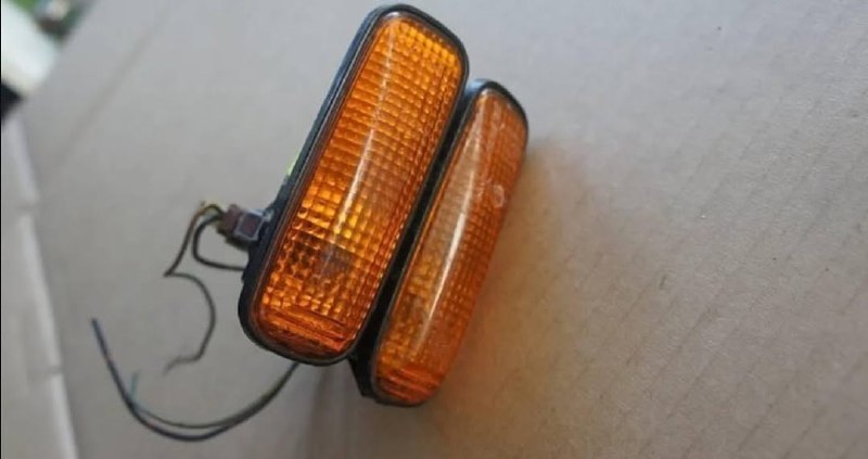 20b241f5-85e6-42b2-b474-949f8fb42153.jpeg JDM Honda civic EK ek9 ek4 CTR sir fender light indicator signal. - Image 1