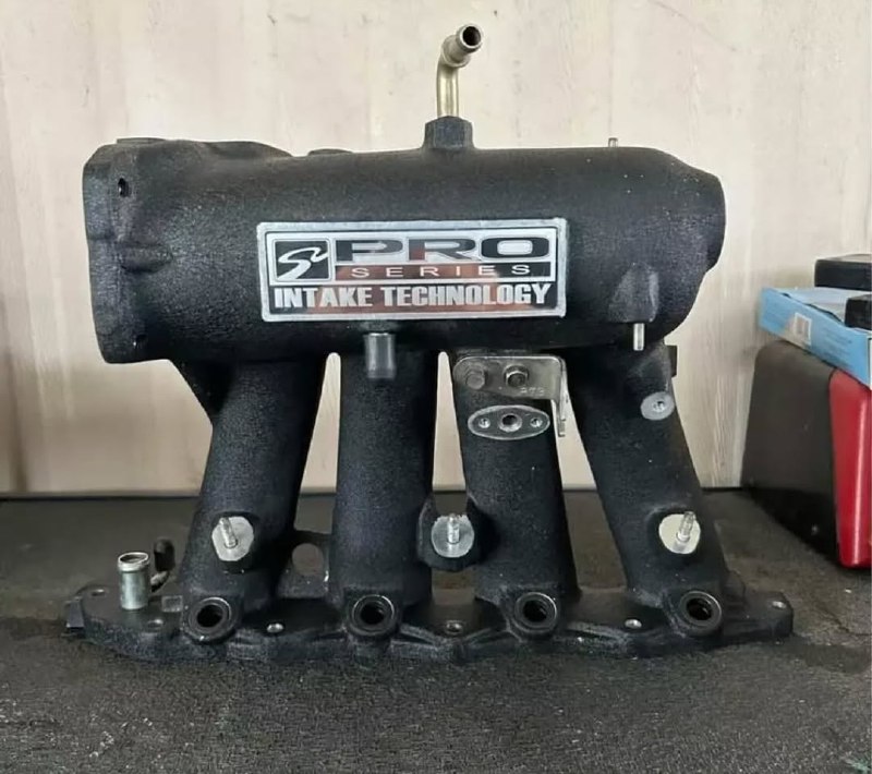 2d55d5be-9dd1-4971-88ac-1c2f9fef6af3.jpeg Skunk2 70mm intake manifold - Image 1