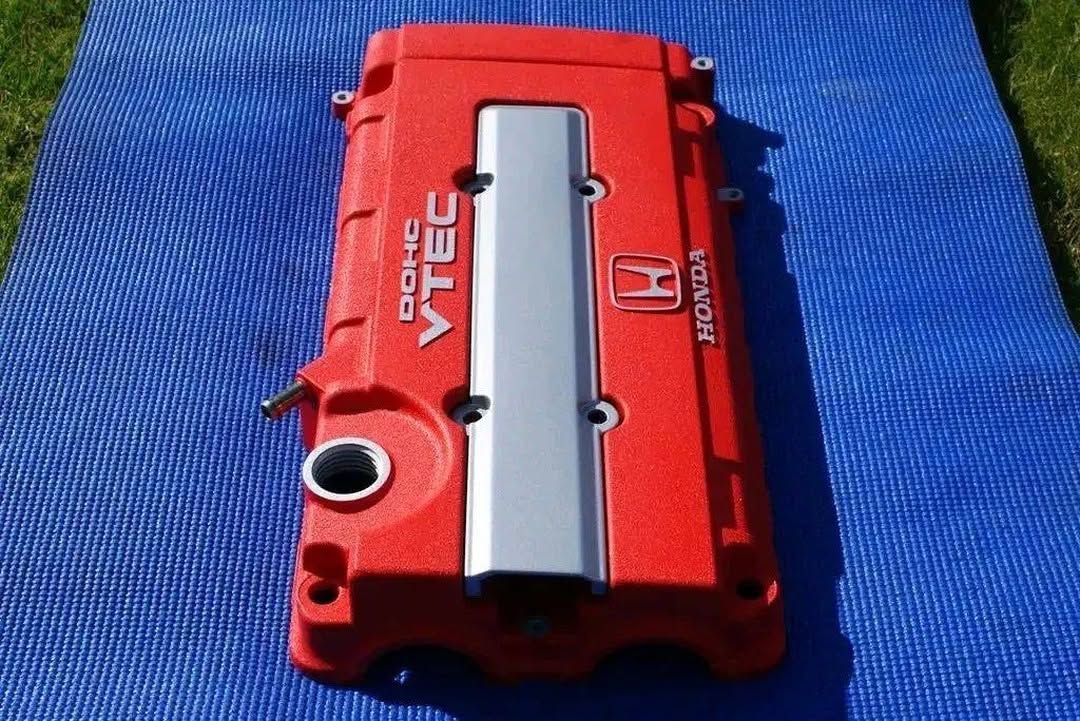 4051bbec-4b9f-4394-8004-873f87a8e928.jpeg Wrinkle Red B Series rocker valve cover. - Image 1