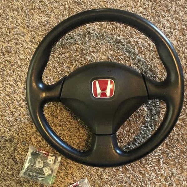Momo Ep3/Rsx steering wheel