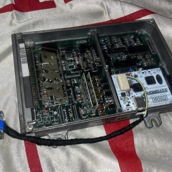 Hondata S300 with Bluetooth in a Obd1 P28