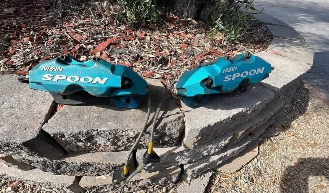 51ffdee3-6a59-4c69-b210-9fb14b07ad43.jpeg Used Spoon calipers available for sale, still in overall good condition - Image 1