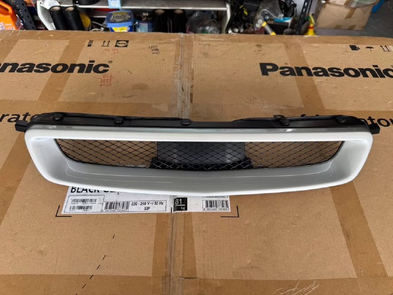 5454234542228500991.jpg CTR 96/98 grill ! Perfect condition in silver colour - Image 1