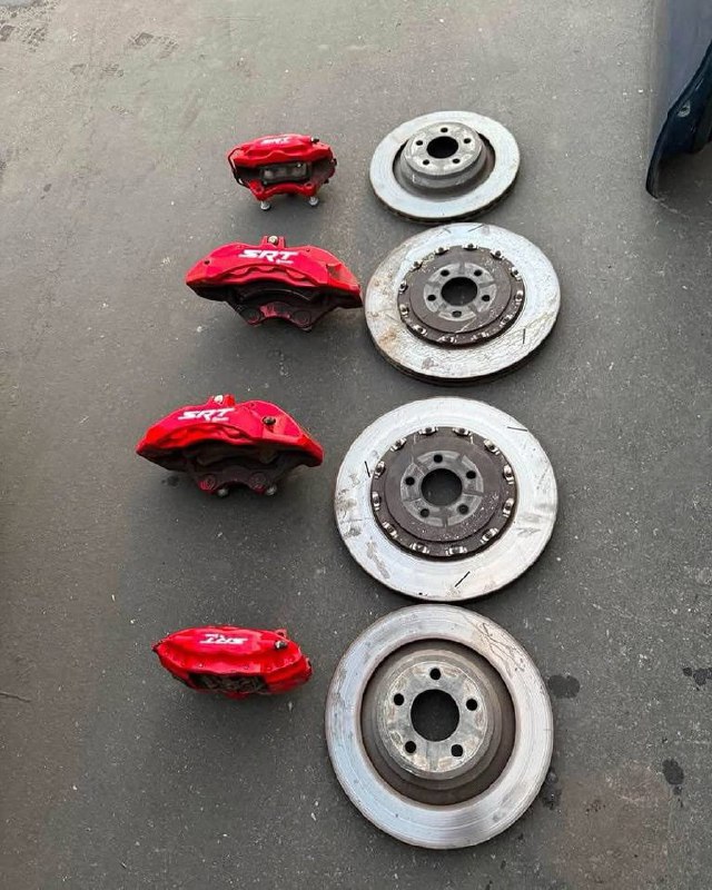 5472181471096730141.jpg 2015-2024 DODGE CHARGER SRT HELLCAT 6 PISTON BREMBO BRAKE CALIPER SET WITH ROTORS - Image 1