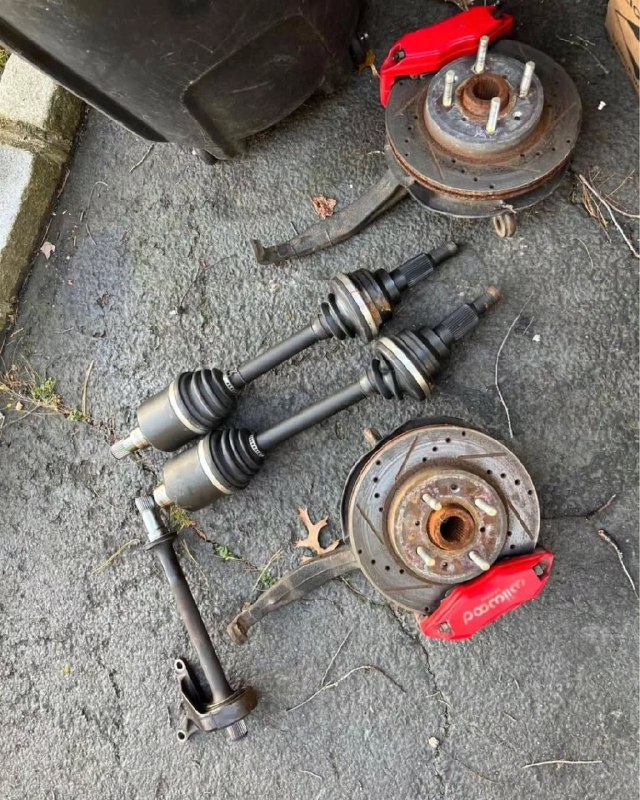 5472181471096731034.jpg Dss axels 5.9, hubs 5.9 gsr spindles half shaft and wilwood brakes - Image 1