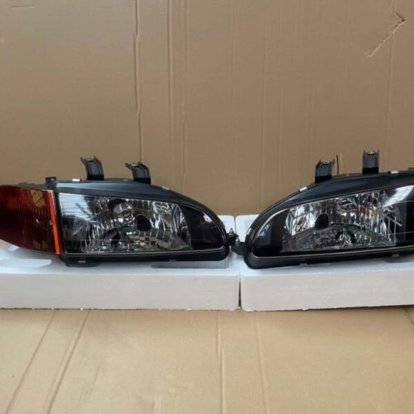 Set of Honda civic eg hatchback 1992-1995 front headlights with amber corners brand new