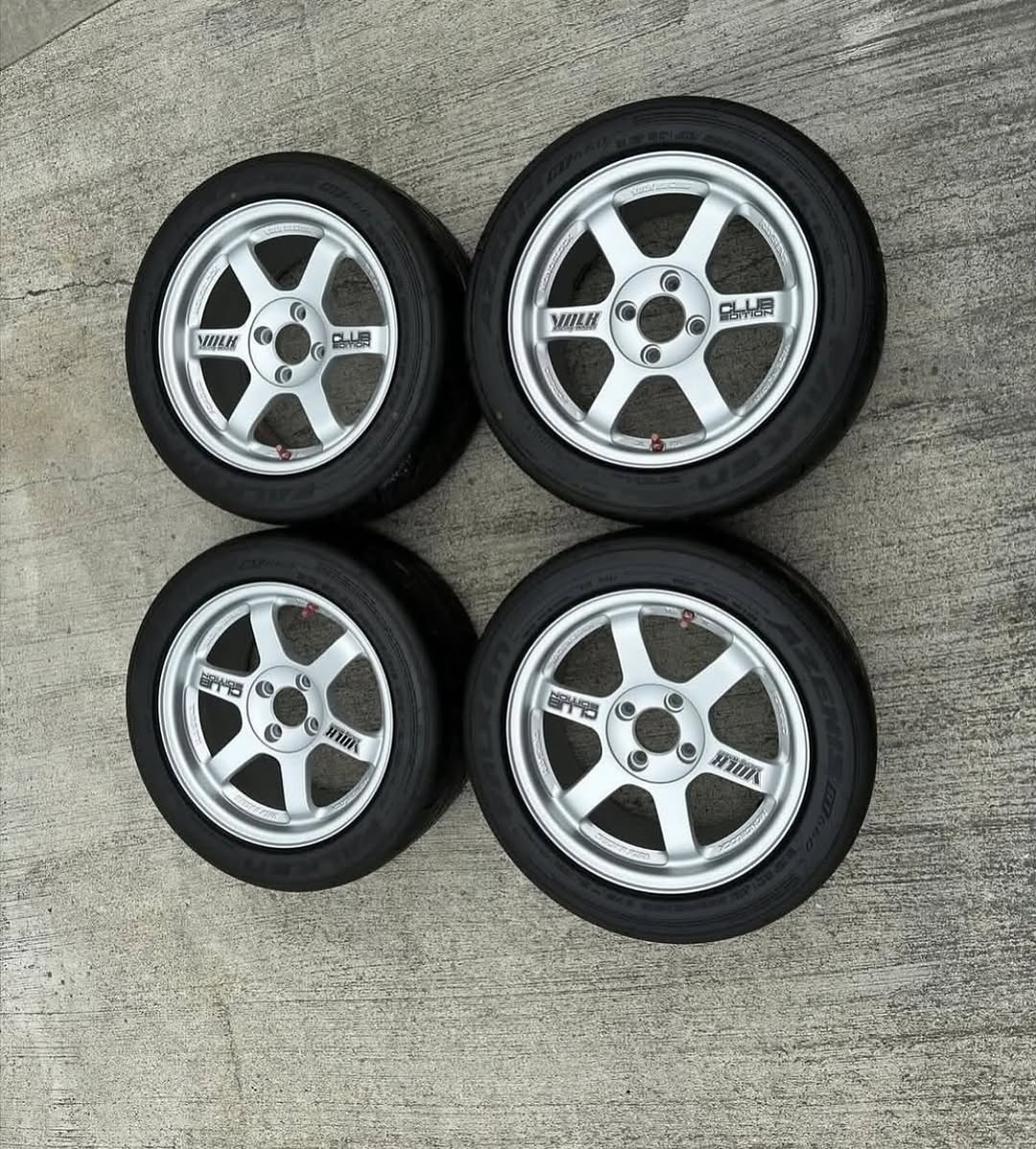 5c1cd4b6-d534-42d7-b2f3-269f09f0615f.jpeg club edition te37’s in 15x8+35 4x100 comes with fallen 660’s in 225/45/15 - Image 1