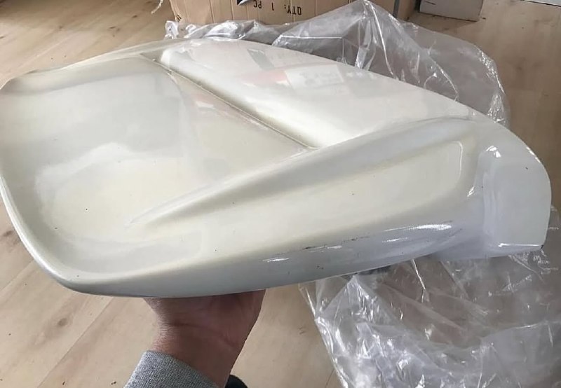 5daeb90f-bc13-41a7-9ef1-a69e7228f332.jpg Genuine rare MUGEN rear wing spoiler taken from a jam civic type r Ek9 - Image 1