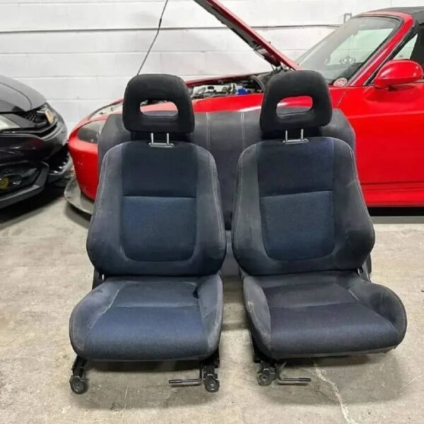 Integra Type R (iTR) Seats Pretty good condition no rips or burn holes!