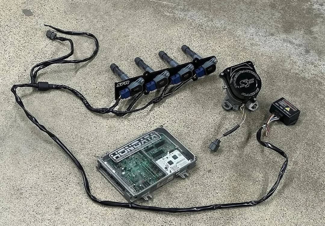 7e713d52-e8c6-4a05-a679-5a86107c7267.jpeg OBD1 Ecu w/ Hondata V3 Bluetooth and BBG. - Image 1