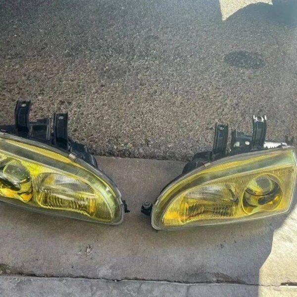 set of eg 92-95 denji projector head lights.