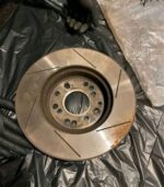 4 pot spoon caliper set with brake pads and brake rotors. - Image 7