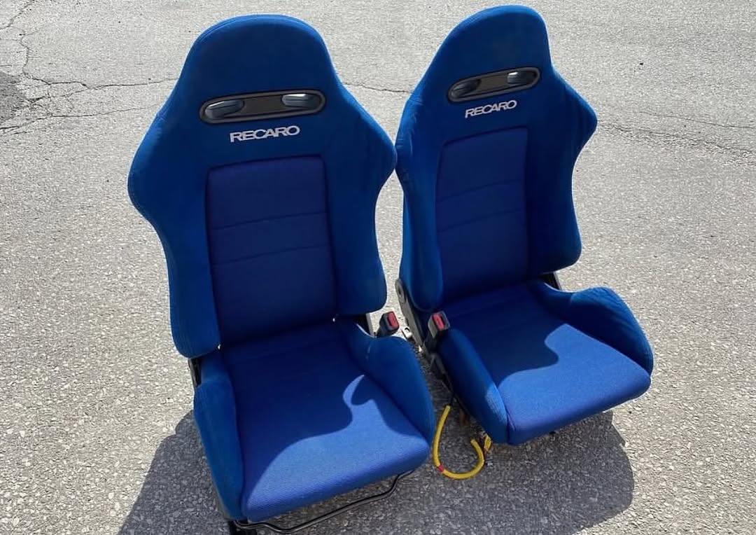 94b5eab8-714a-43c4-8a53-70e630f185b5.jpeg Authentic Blue DC5R Type R Recaro Seats With rails - Image 1