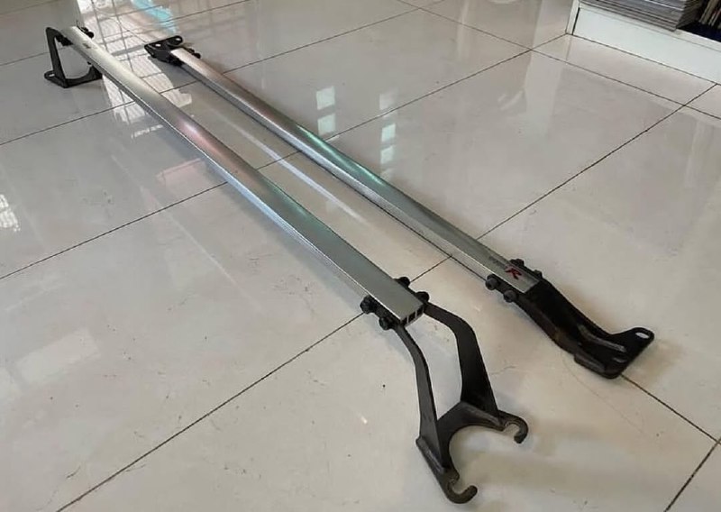 b20c4e6a-6085-40e9-a9c5-3cdab37a8c9b.jpeg Genuine OEM Front and Rear Strut Bar Integra DC2 Rare. - Image 1