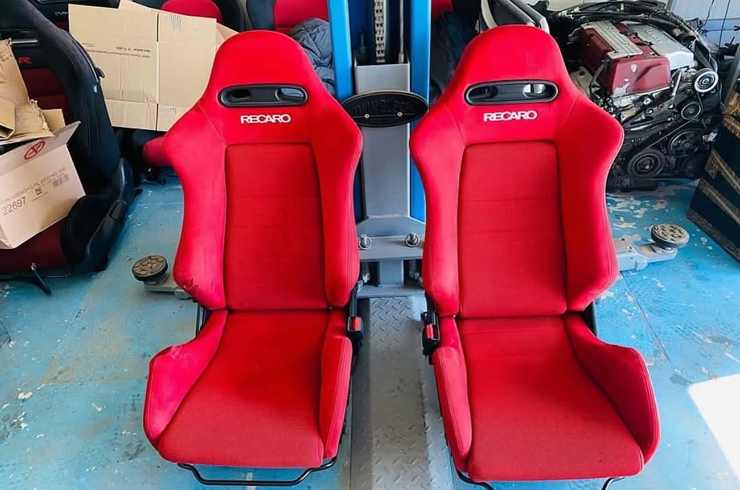 ba1a5a30-1c0d-4b32-b8c3-68deb65163f1.jpeg Recaro seats with rails from integra - Image 1