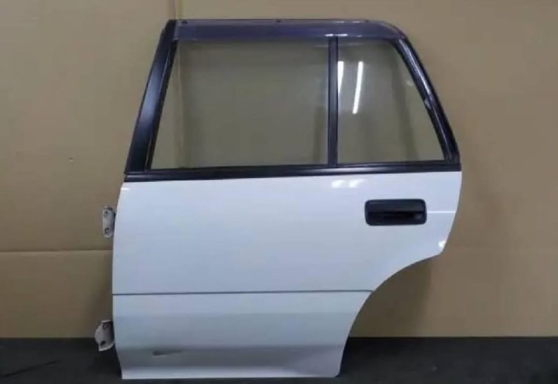 bdb10390-b41e-4b59-a83c-9216ab01f99f.jpeg civic left rear door assembly 1990. - Image 1