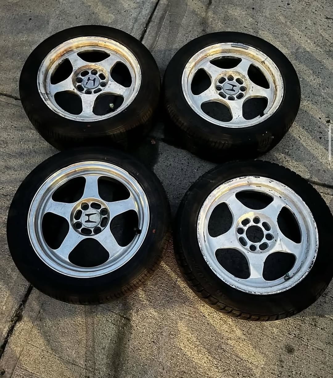 c2fa6545-f577-4c1c-8892-e76641170614.jpeg 15” slips no cracks no bends 1 is polished. - Image 1