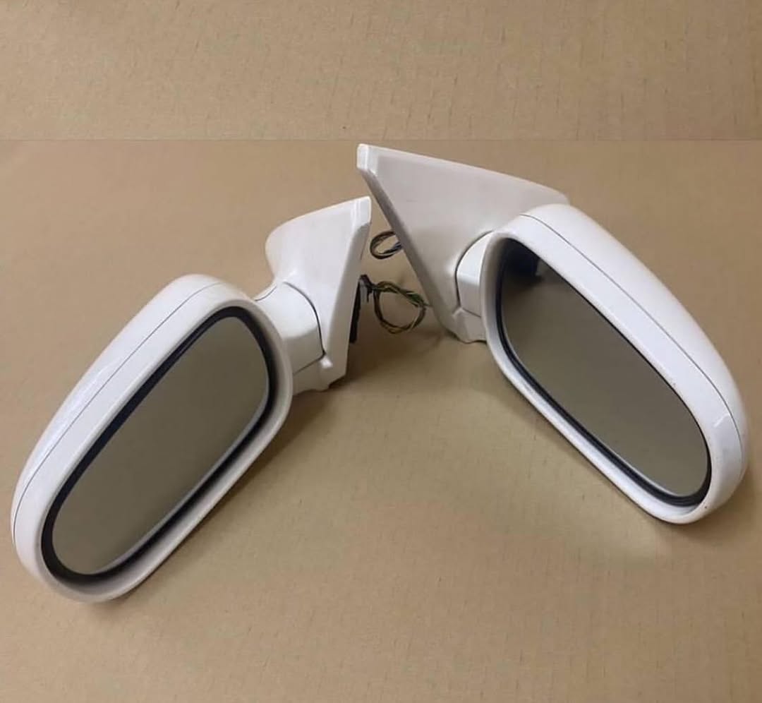 c6abc124-dac4-4226-926c-79eb147f4f7e.jpeg Honda civic ek folding mirrors - Image 1