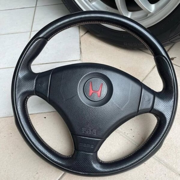 Momo SRS Steering Wheel JDM INTEGRA Type R ITR RED stitching DC2 98-00 SPEC.