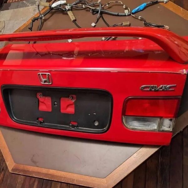 99-00 Honda Civic coupe trunk with OEM high spoiler