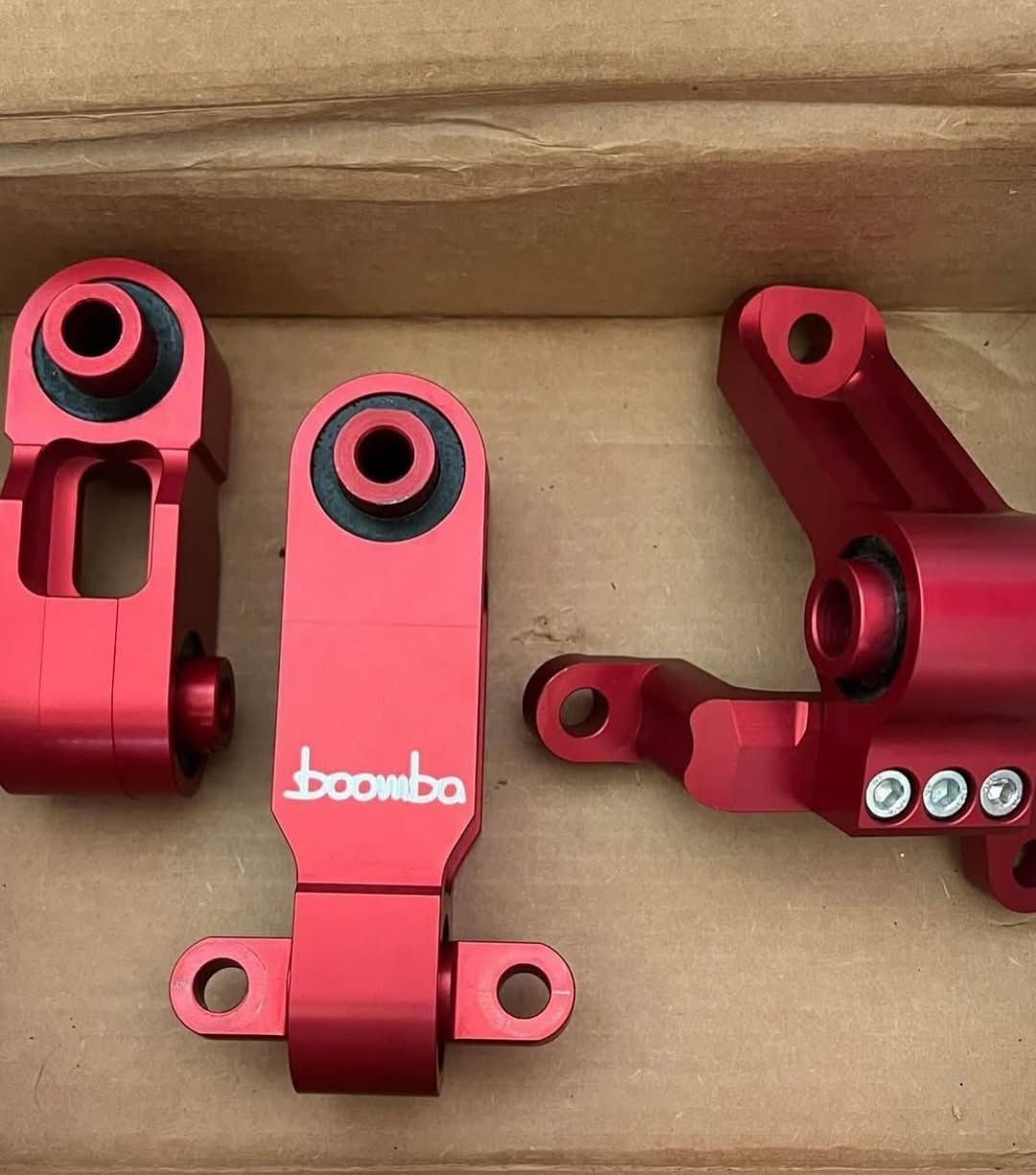 e9dd2197-a6b4-417f-9813-c73d90db9166.jpeg Red boomba motor mounts - Image 1