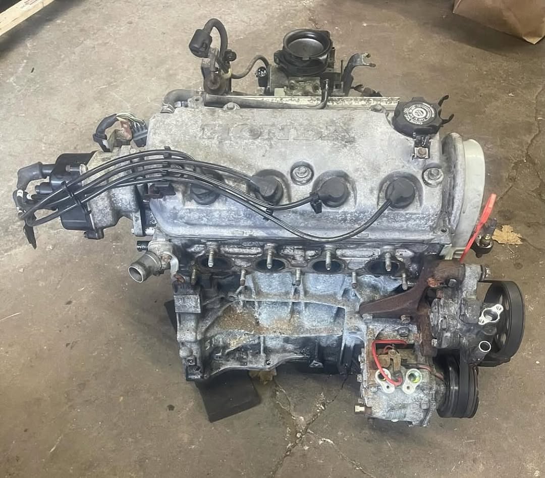 f1a51f0e-9a07-4c89-b392-6f7c4682964b.jpeg D167 long block 145k miles - Image 1