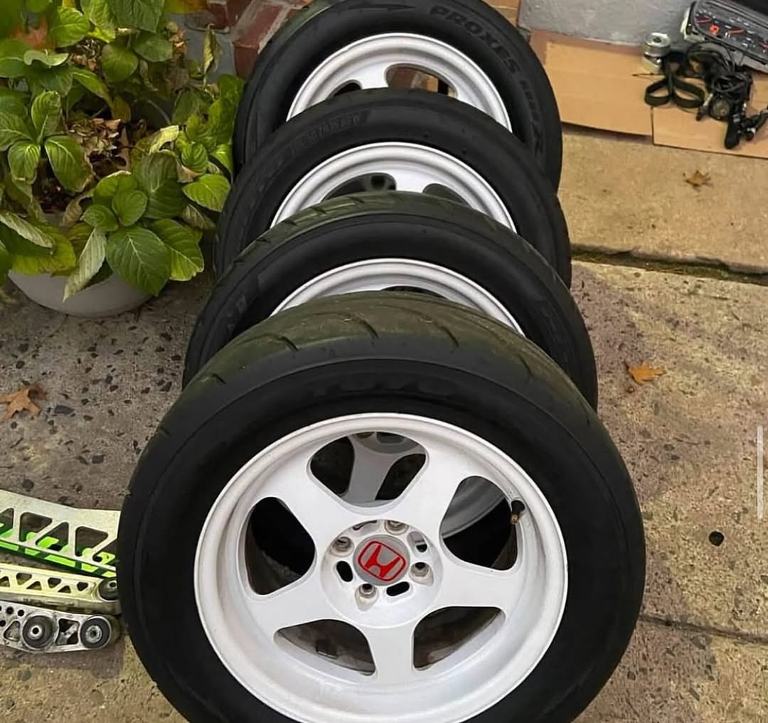 f4b4c7be-de3f-42f3-9ce0-8320c346968e.jpeg White Slips Big Lip W 225/50R15 Toyo R888’s - Image 1