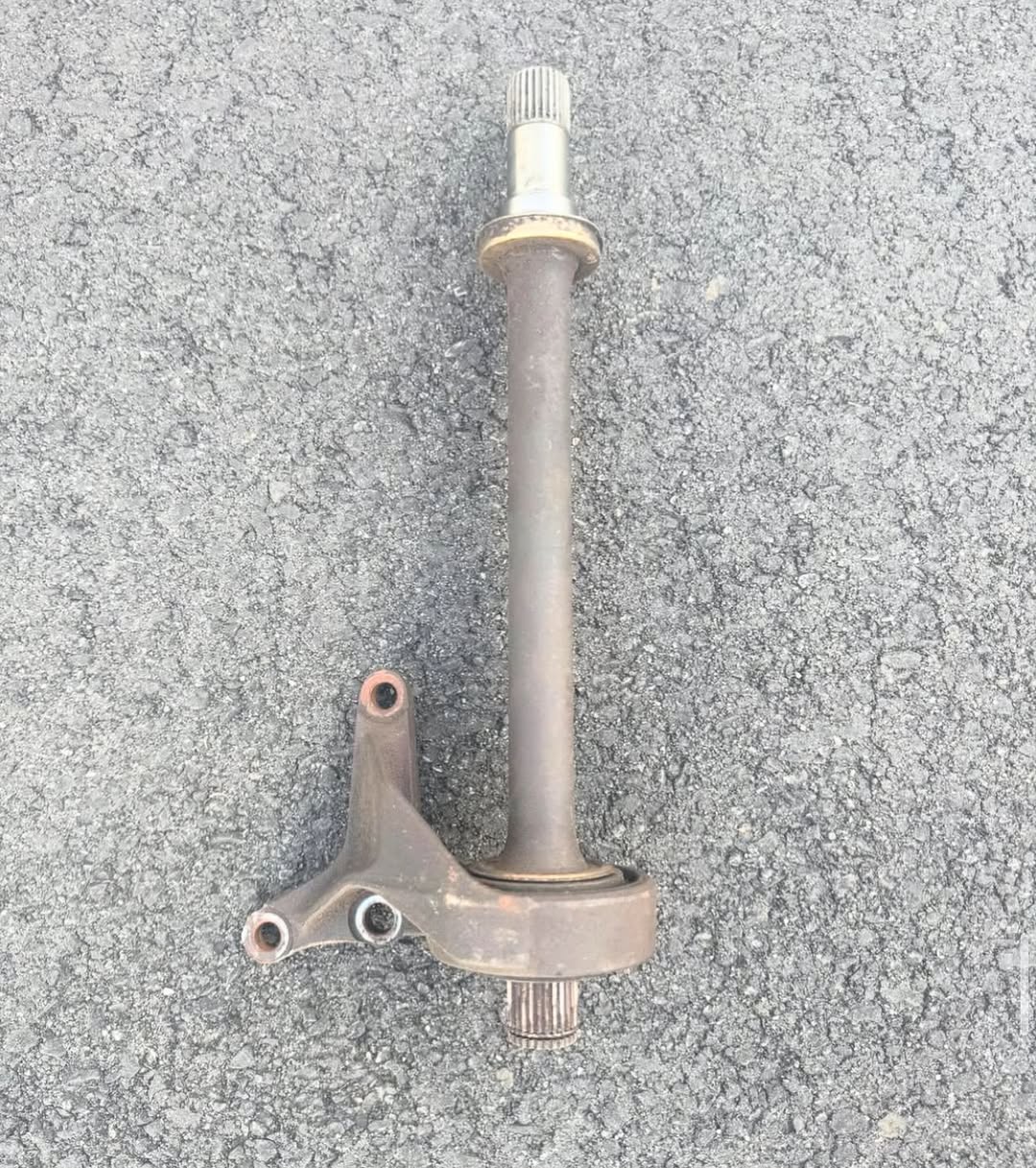 f4dc5826-a456-4917-840f-9d9cac2a0336.jpeg B-series half shaft 5 speed - Image 1