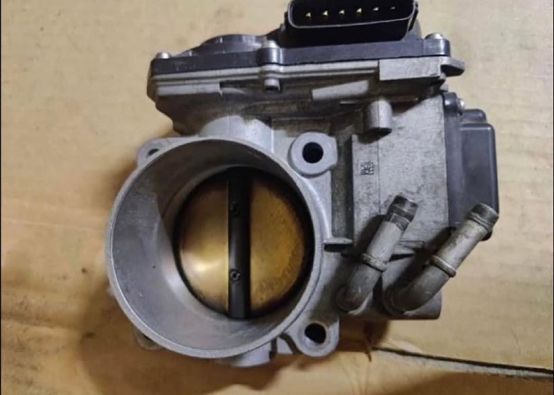 f816c7ba-2147-4cbe-862e-9f362385d417.jpeg Honda 12-15 9th gen civic si oem throttle body - Image 1