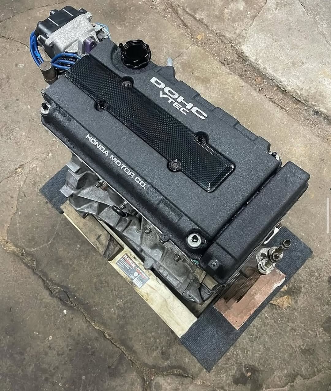 fef9336d-545a-4fdf-9aed-366a23dbe615.jpeg B18c1 GSR Long block Bone stock internals - Image 1