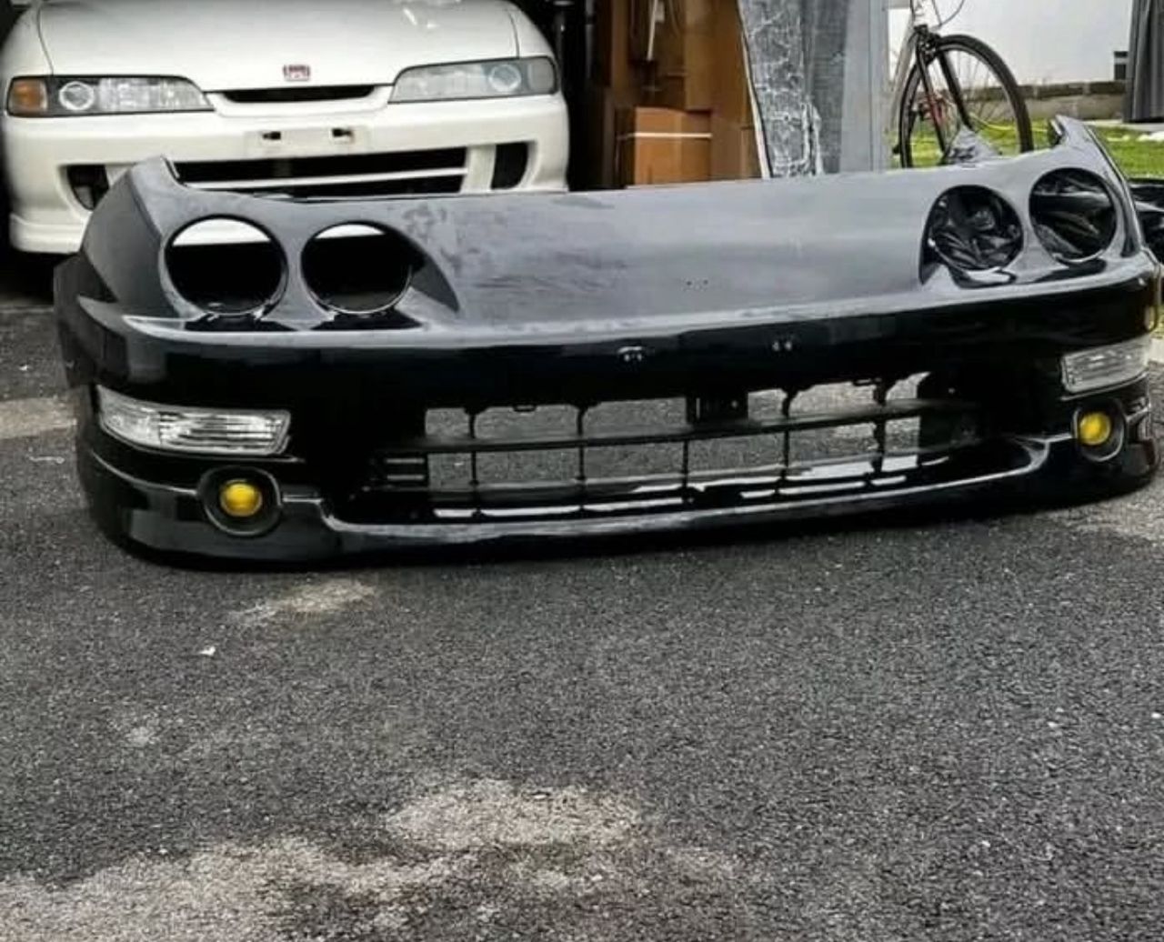 Image 2026-02-06 at 5.26.40 AM UKDM front bumper with everything in it. - Image 1